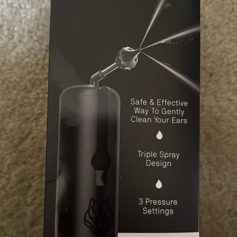 Black Ear Cleaning Device with Triple Spray Design ( brand new)